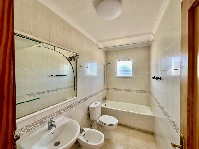 Bungalow de 2 habitaciones en Torrevieja en venta - 128.000 € (Ref: 9228487)