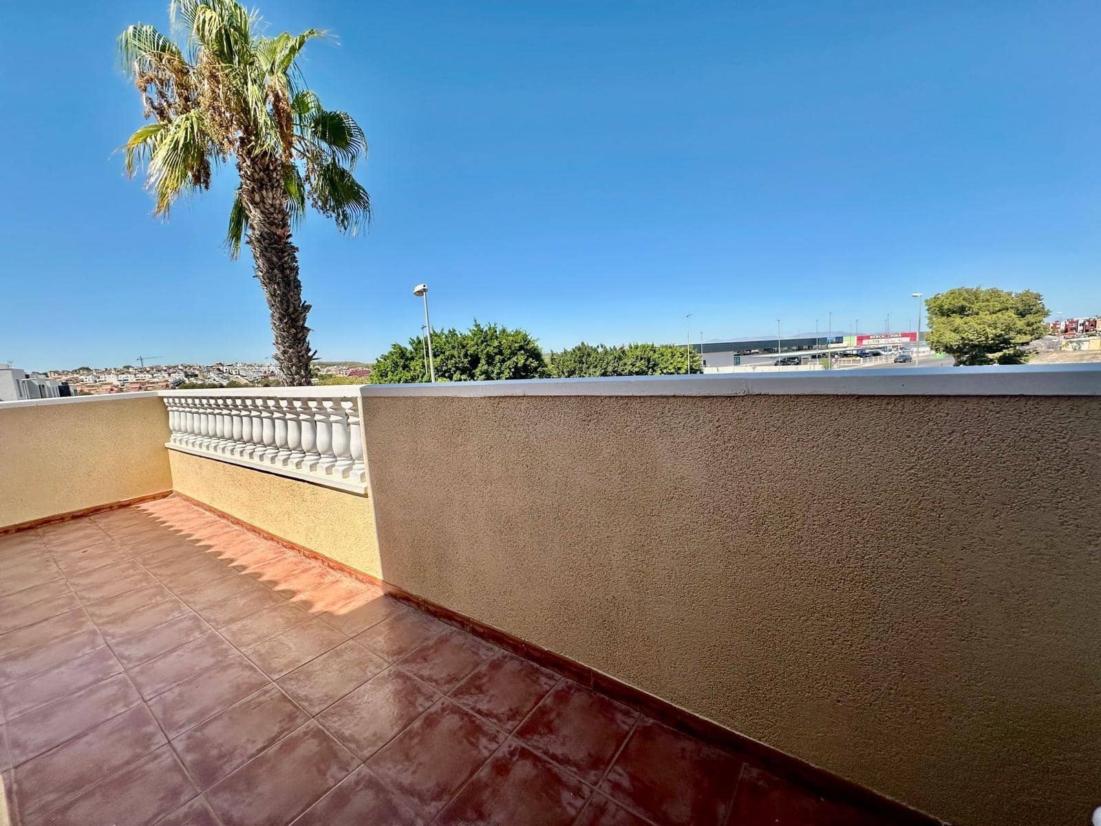 Bungalow de 2 habitaciones en Torrevieja en venta - 128.000 € (Ref: 9228487)