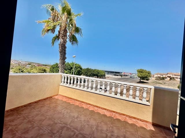 Bungalow de 2 habitaciones en Torrevieja en venta - 128.000 € (Ref: 9228487)