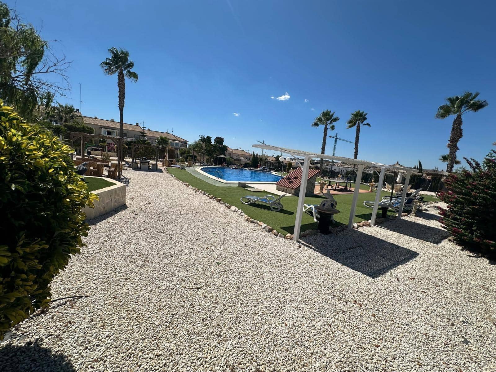 Bungalow de 2 habitaciones en Torrevieja en venta - 128.000 € (Ref: 9228487)