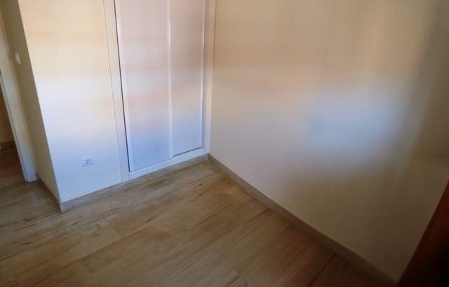 4 quarto Apartamento para venda em Playa de San Juan, Alicante cidade com piscina garagem - 575 000 € (Ref: 9240396)