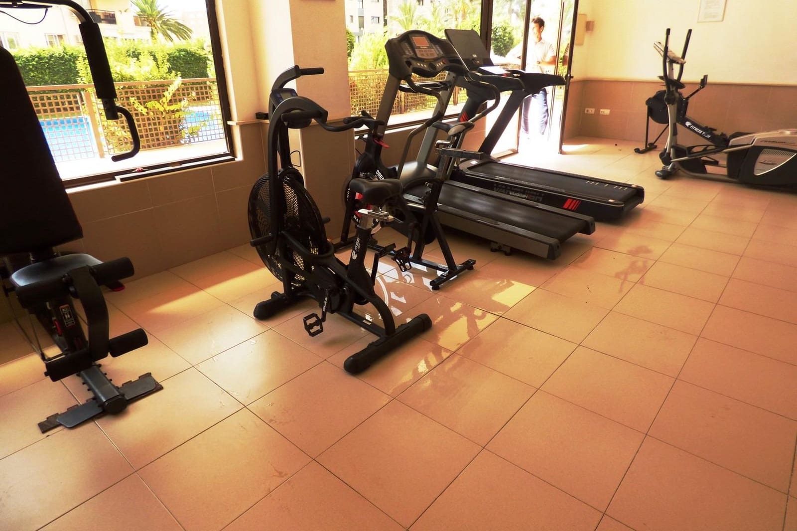 4 bedroom Flat for sale in Playa de San Juan with pool garage - € 575,000 (Ref: 9240396)