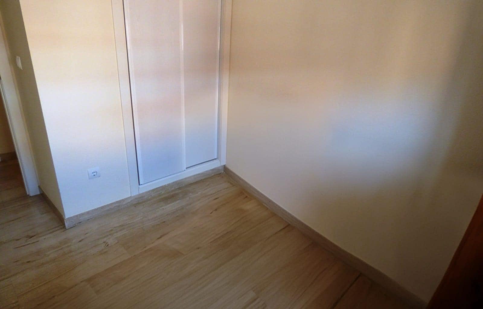 4 bedroom Flat for sale in Playa de San Juan with pool garage - € 565,000 (Ref: 9240396)