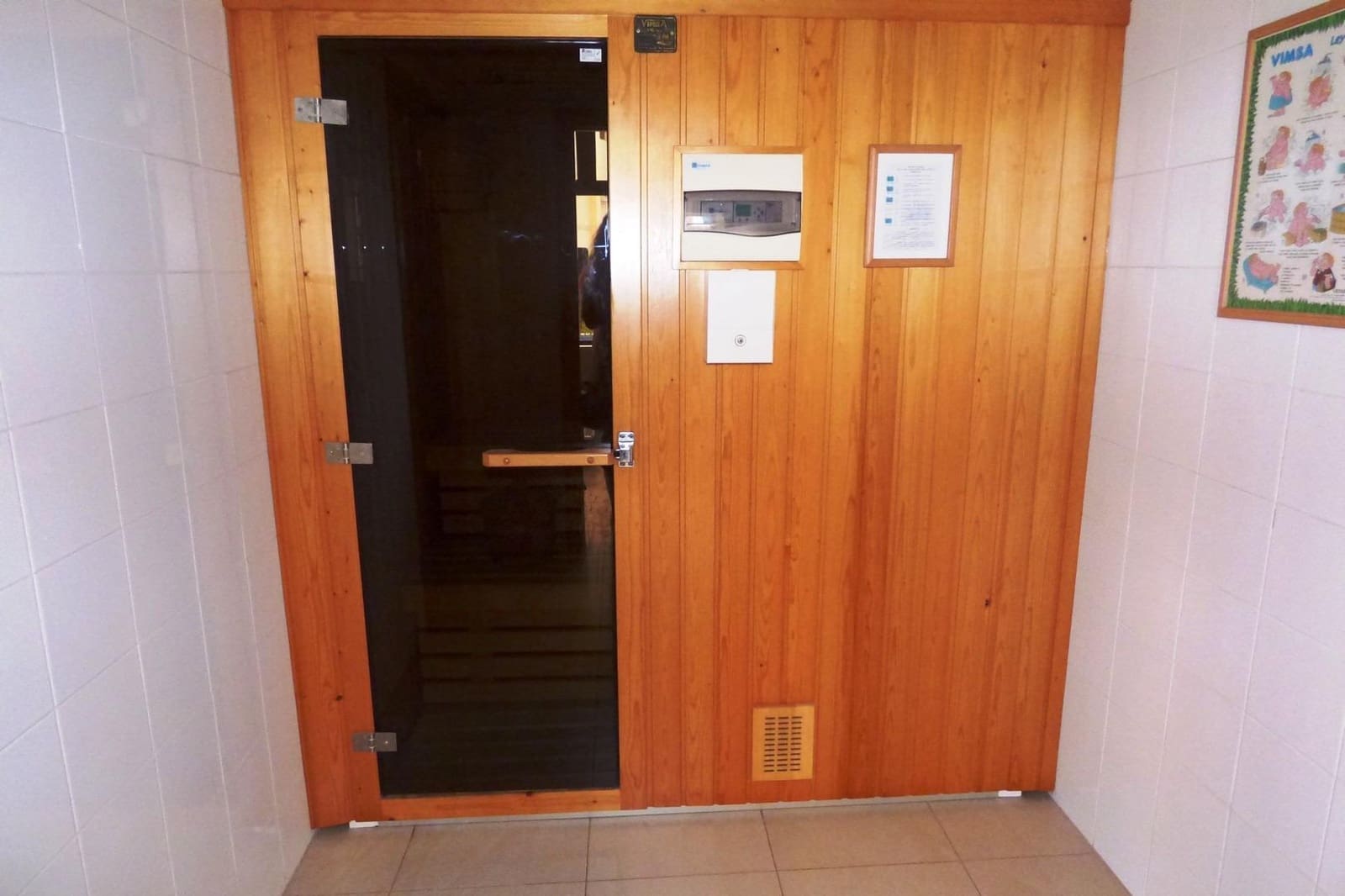 4 bedroom Flat for sale in Playa de San Juan with pool garage - € 565,000 (Ref: 9240396)