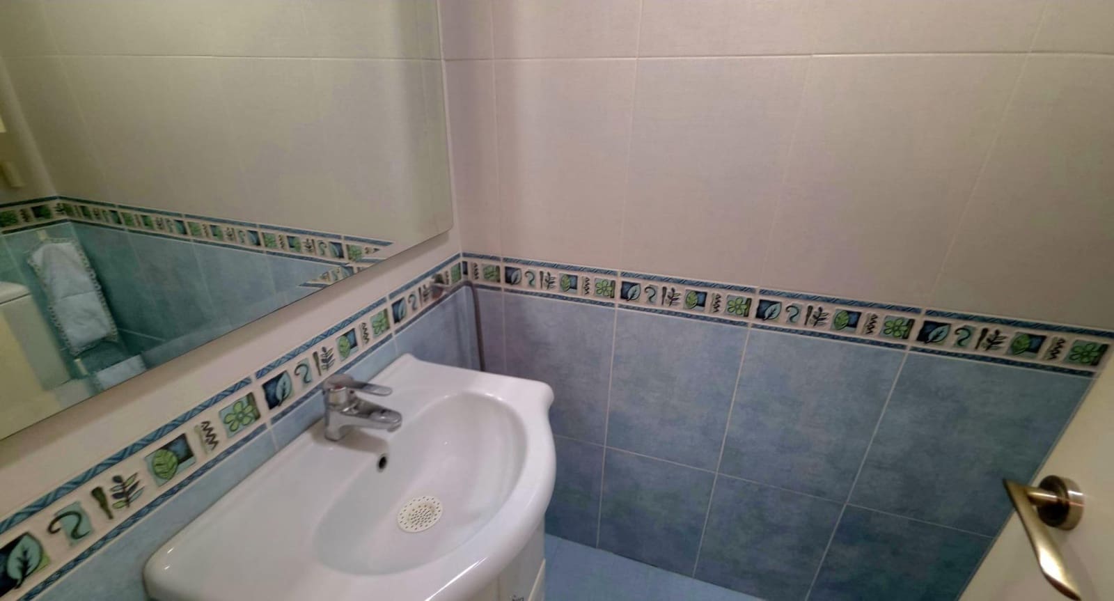 4 bedroom Flat for sale in Playa de San Juan with pool garage - € 565,000 (Ref: 9240396)