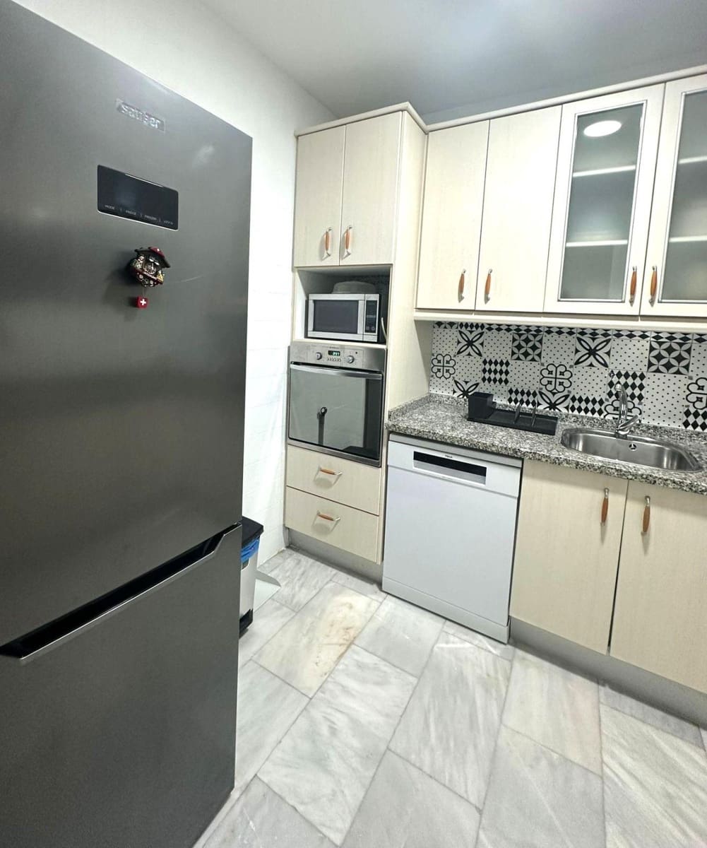 2 soverom Leilighet til salgs i Alicante by med svømmebasseng - € 299 000 (Ref: 9243404)