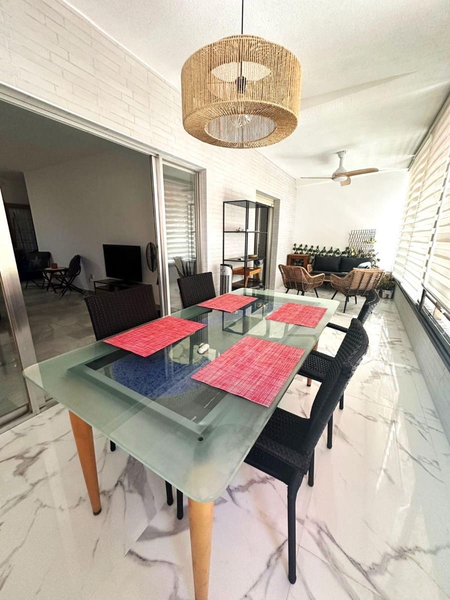 2 soverom Leilighet til salgs i Alicante by med svømmebasseng - € 299 000 (Ref: 9243404)