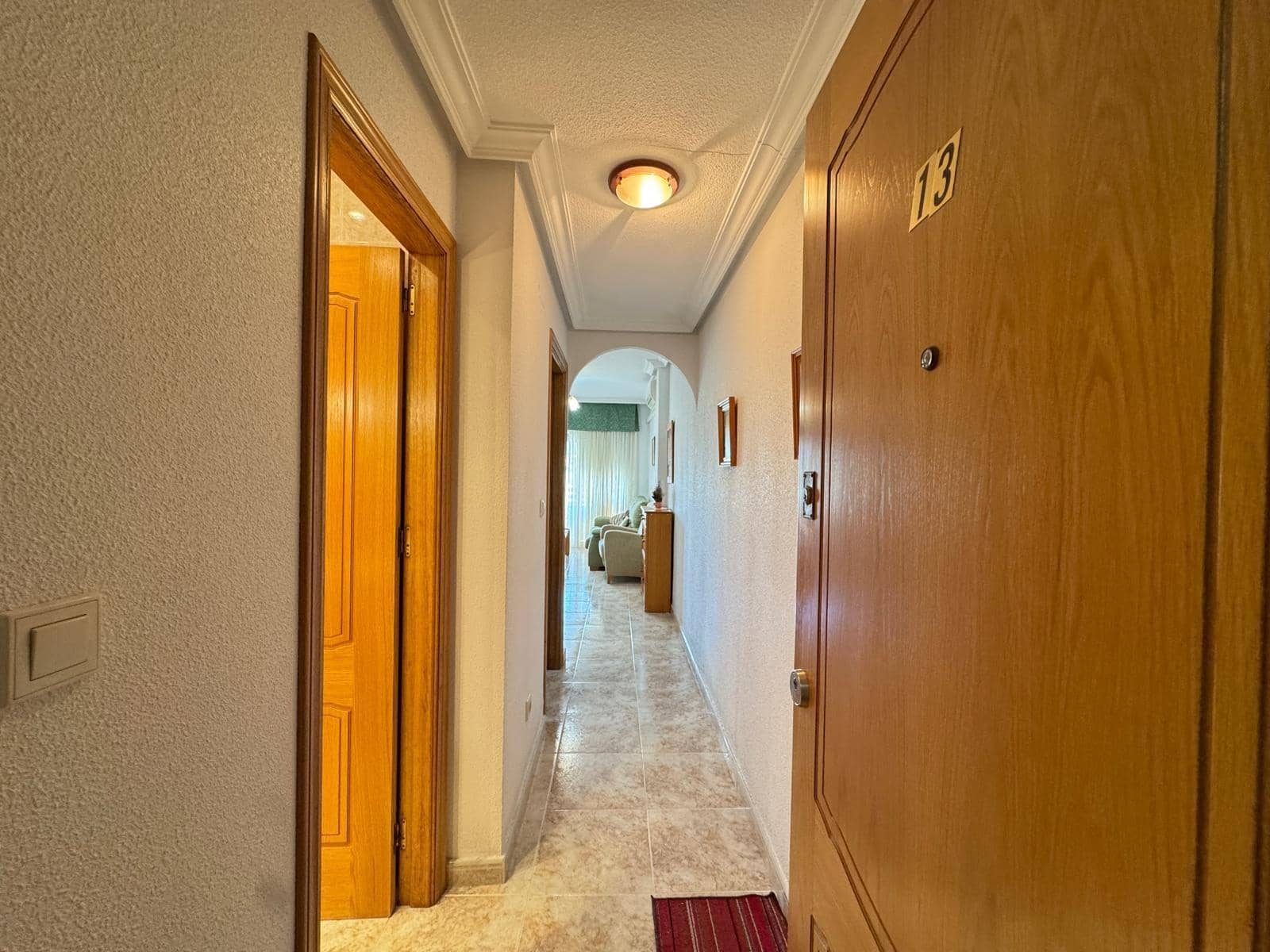 Apartamento de 2 habitaciones en Torrevieja en venta con piscina garaje - 139.900 € (Ref: 9247299)