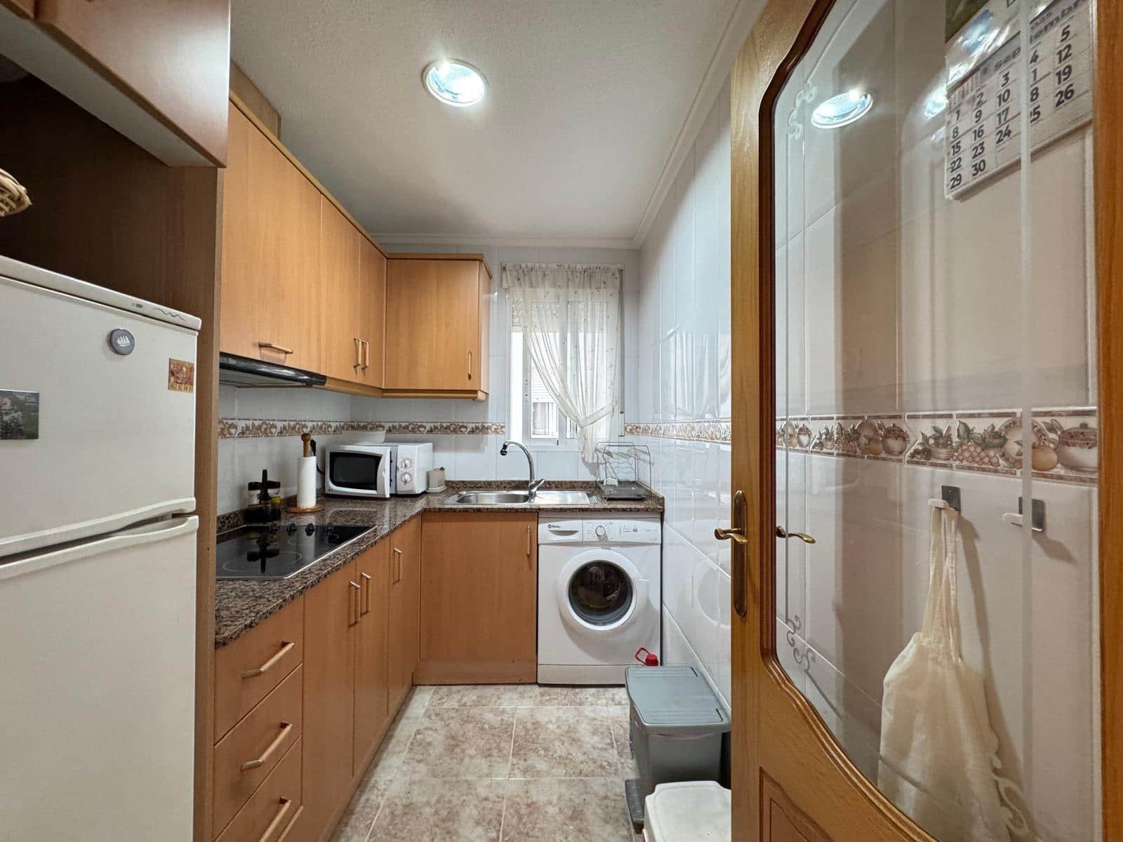 Apartamento de 2 habitaciones en Torrevieja en venta con piscina garaje - 139.900 € (Ref: 9247299)