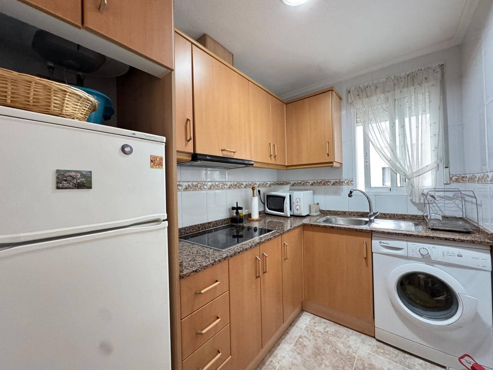 Apartamento de 2 habitaciones en Torrevieja en venta con piscina garaje - 139.900 € (Ref: 9247299)