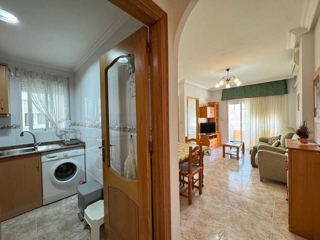 Apartamento de 2 habitaciones en Torrevieja en venta con piscina garaje - 139.900 € (Ref: 9247299)