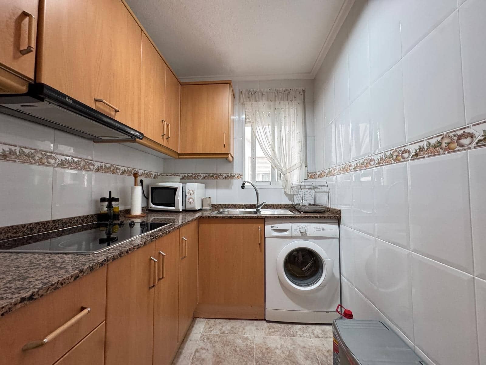 Apartamento de 2 habitaciones en Torrevieja en venta con piscina garaje - 139.900 € (Ref: 9247299)