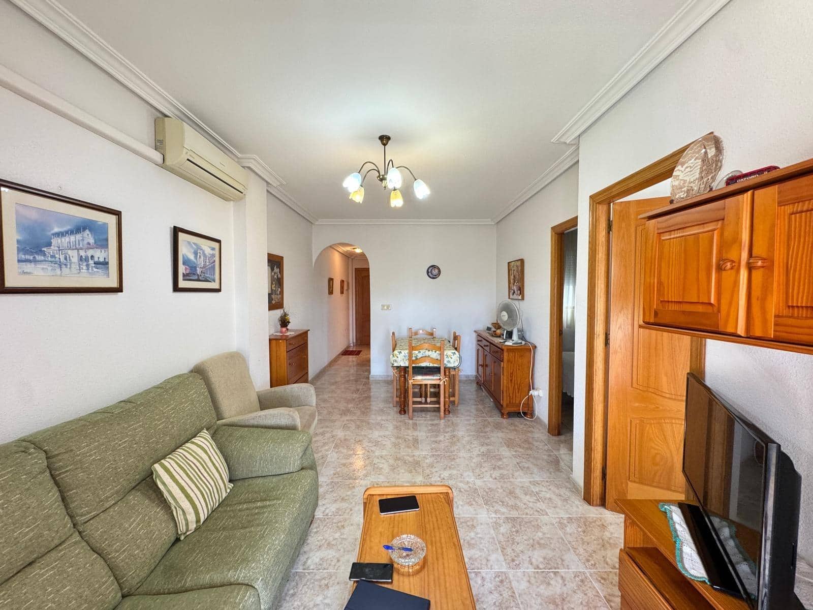 Apartamento de 2 habitaciones en Torrevieja en venta con piscina garaje - 139.900 € (Ref: 9247299)