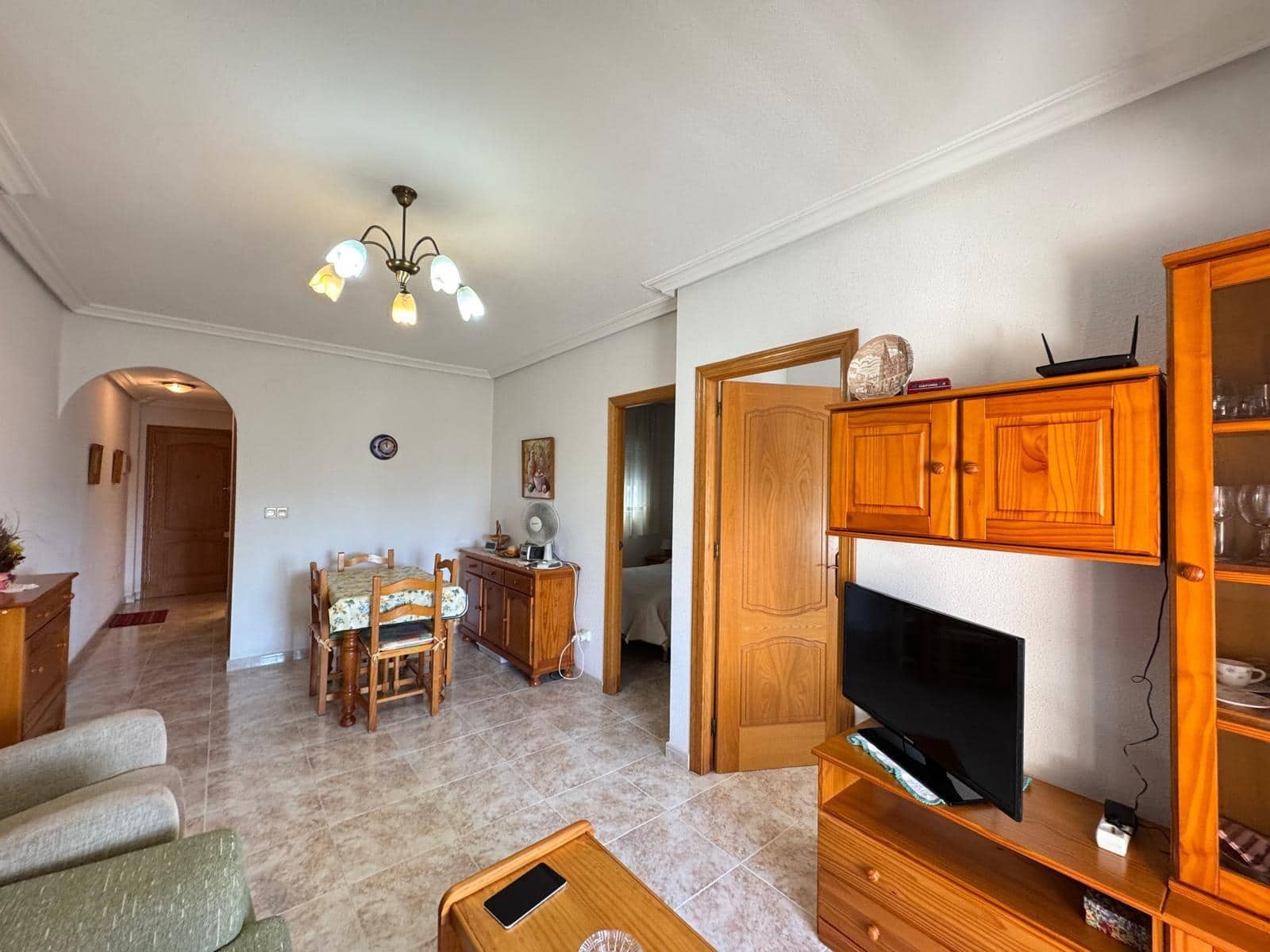 Apartamento de 2 habitaciones en Torrevieja en venta con piscina garaje - 139.900 € (Ref: 9247299)