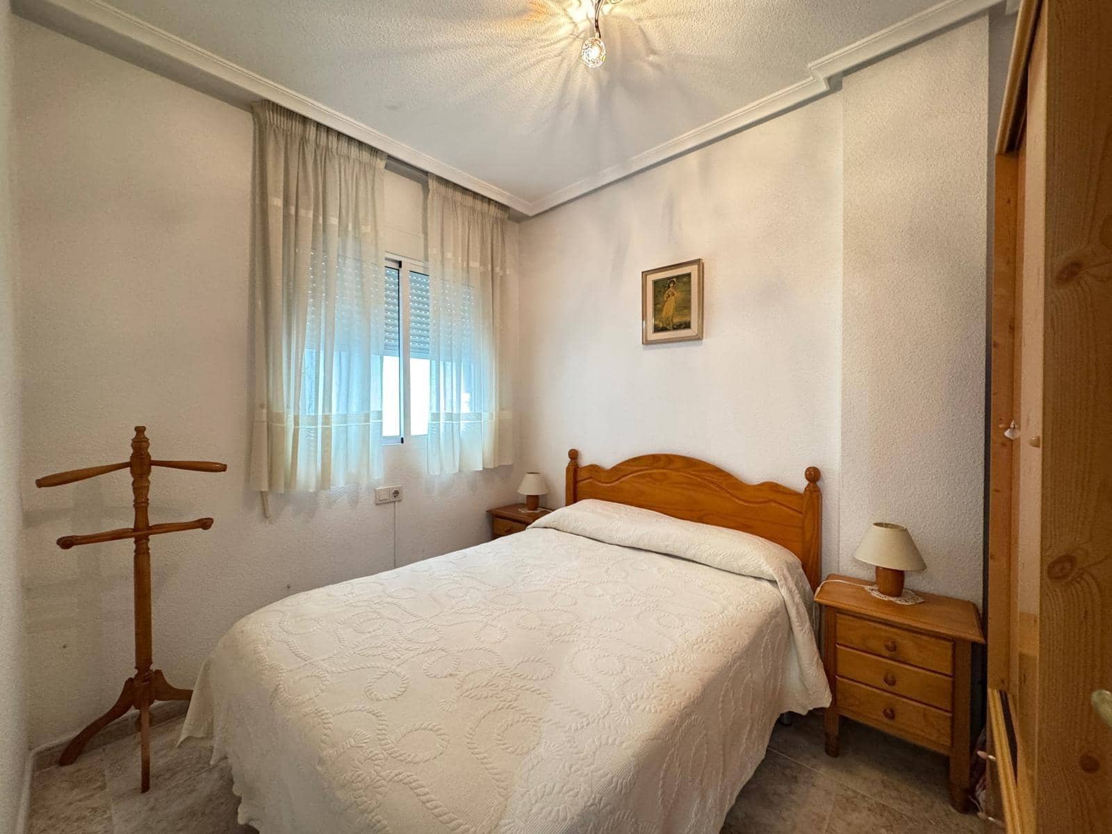 Apartamento de 2 habitaciones en Torrevieja en venta con piscina garaje - 139.900 € (Ref: 9247299)