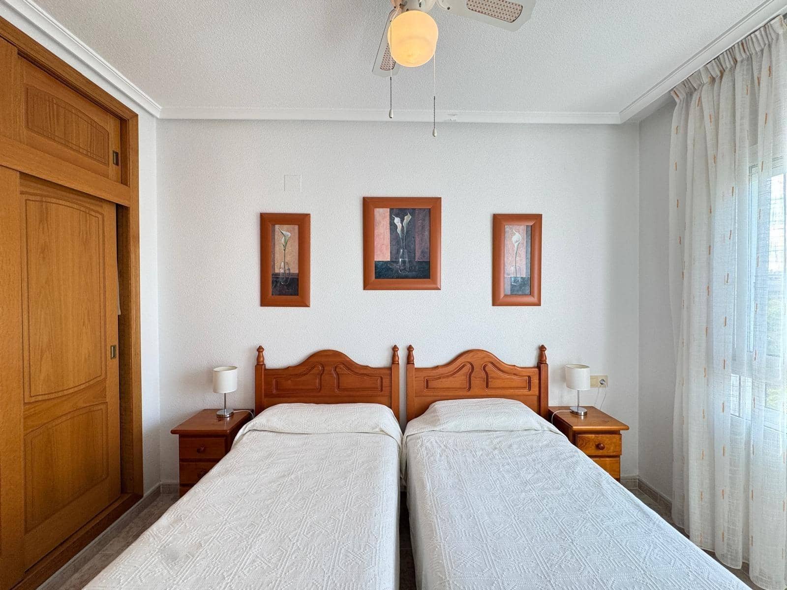 Apartamento de 2 habitaciones en Torrevieja en venta con piscina garaje - 139.900 € (Ref: 9247299)