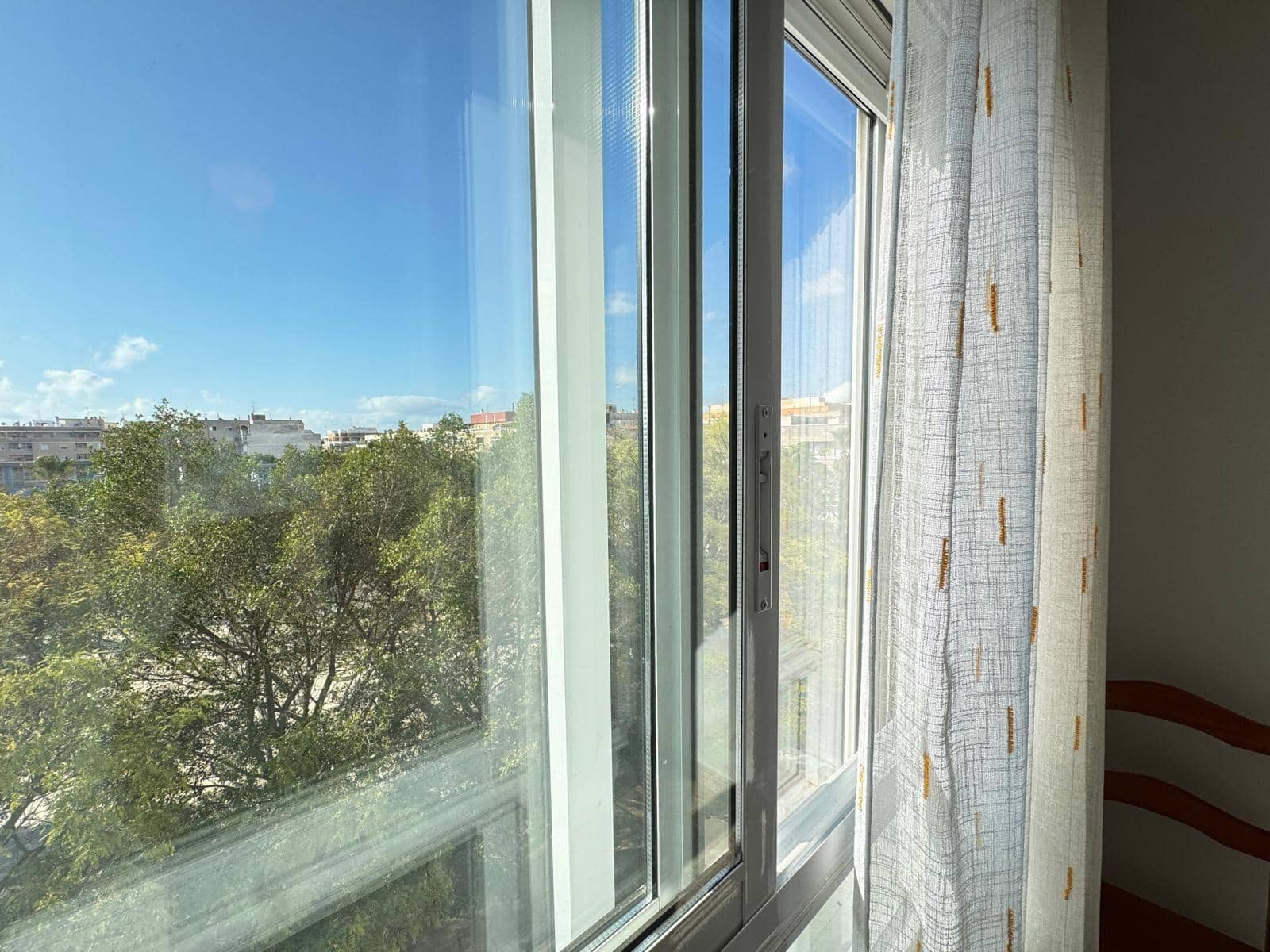 Apartamento de 2 habitaciones en Torrevieja en venta con piscina garaje - 139.900 € (Ref: 9247299)