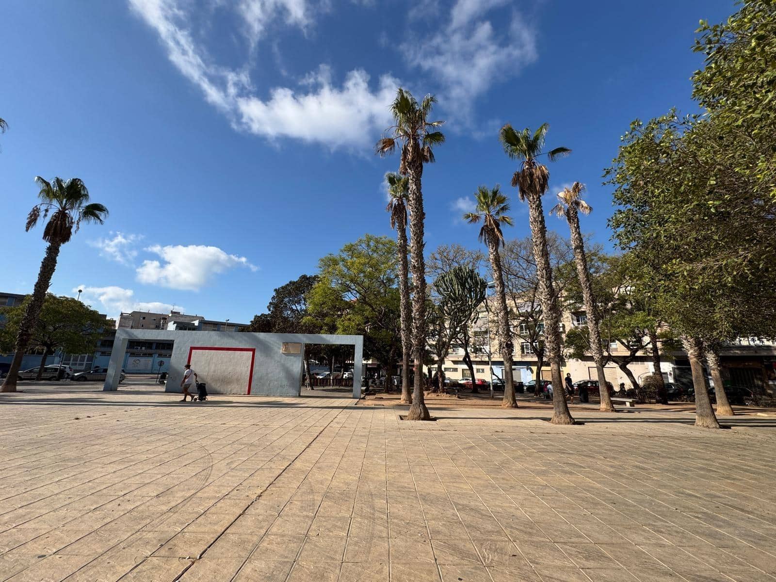 Apartamento de 2 habitaciones en Torrevieja en venta con piscina garaje - 139.900 € (Ref: 9247299)