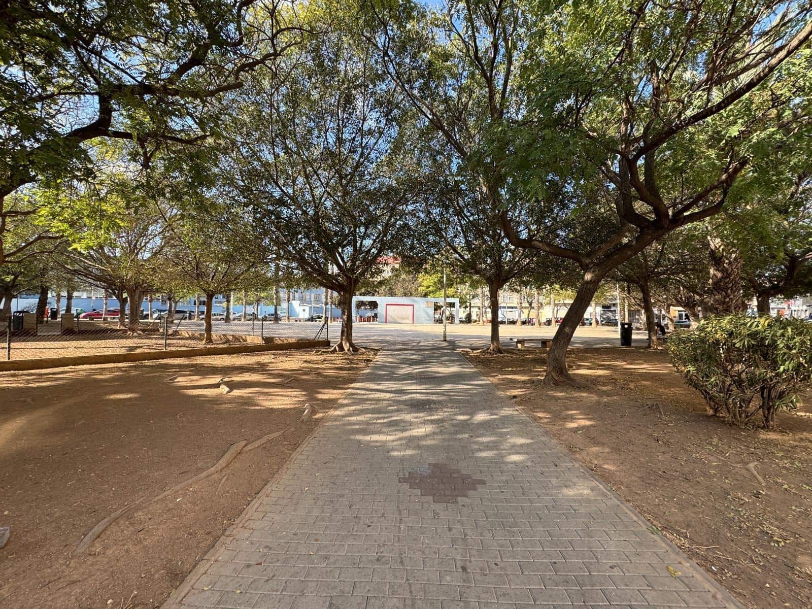 Apartamento de 2 habitaciones en Torrevieja en venta con piscina garaje - 139.900 € (Ref: 9247299)