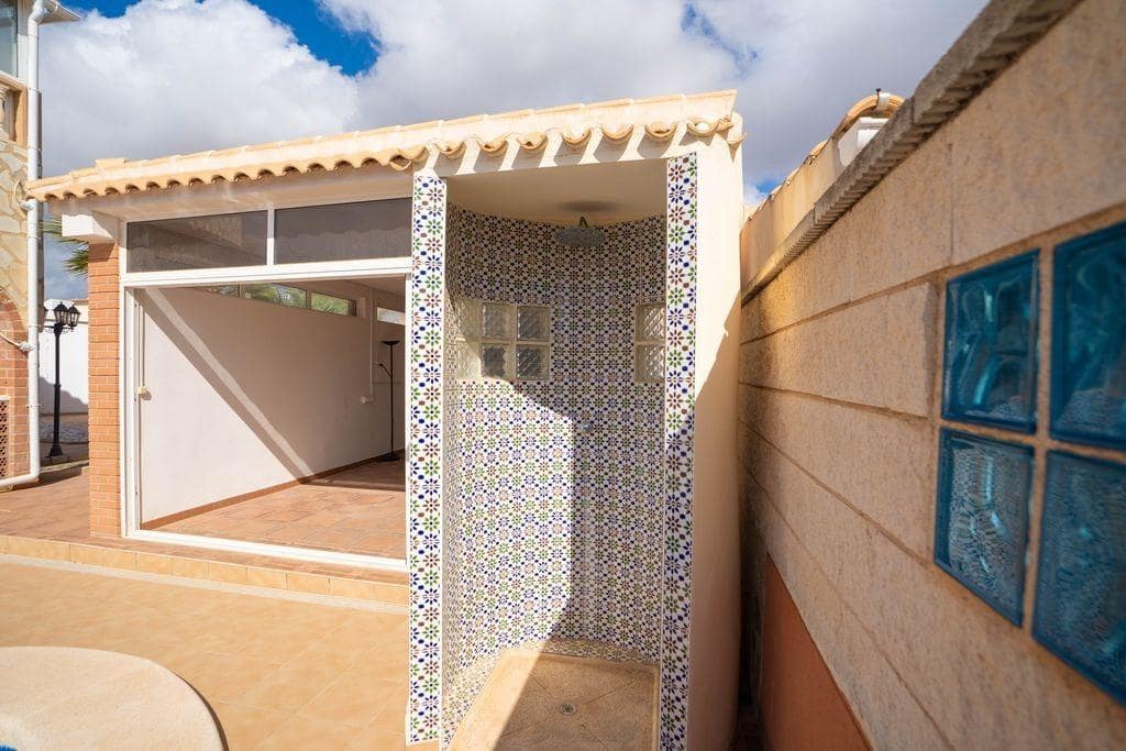 4 sypialnia Willa na sprzedaż w Orihuela Costa z garażem - 439 000 € (Ref: 9248178)