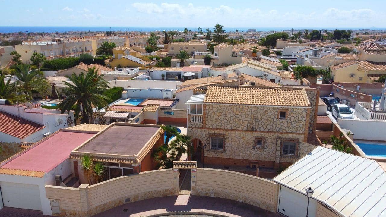 4 sypialnia Willa na sprzedaż w Orihuela Costa z garażem - 439 000 € (Ref: 9248178)