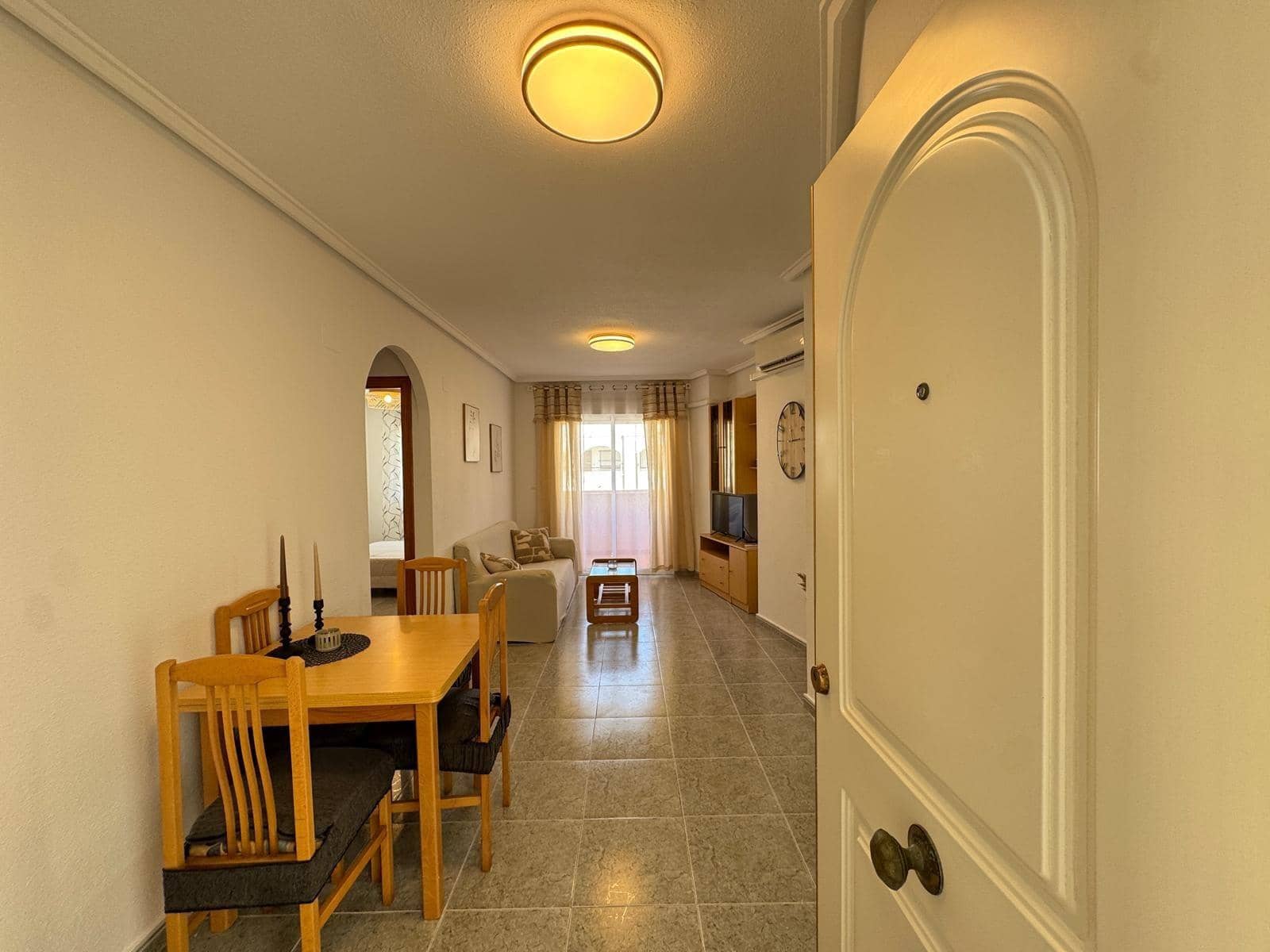 2 soveværelse Lejlighed til salg i Torrevieja med swimmingpool - € 135.000 (Ref: 9252450)