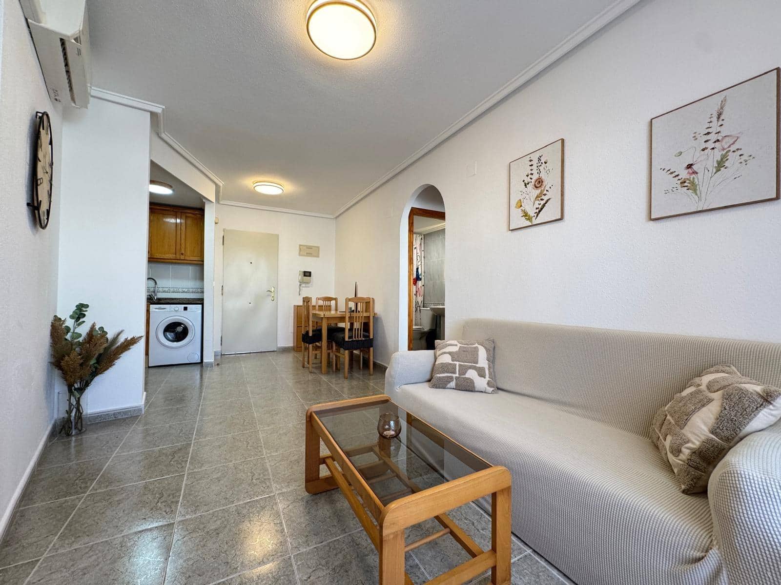 2 soveværelse Lejlighed til salg i Torrevieja med swimmingpool - € 135.000 (Ref: 9252450)