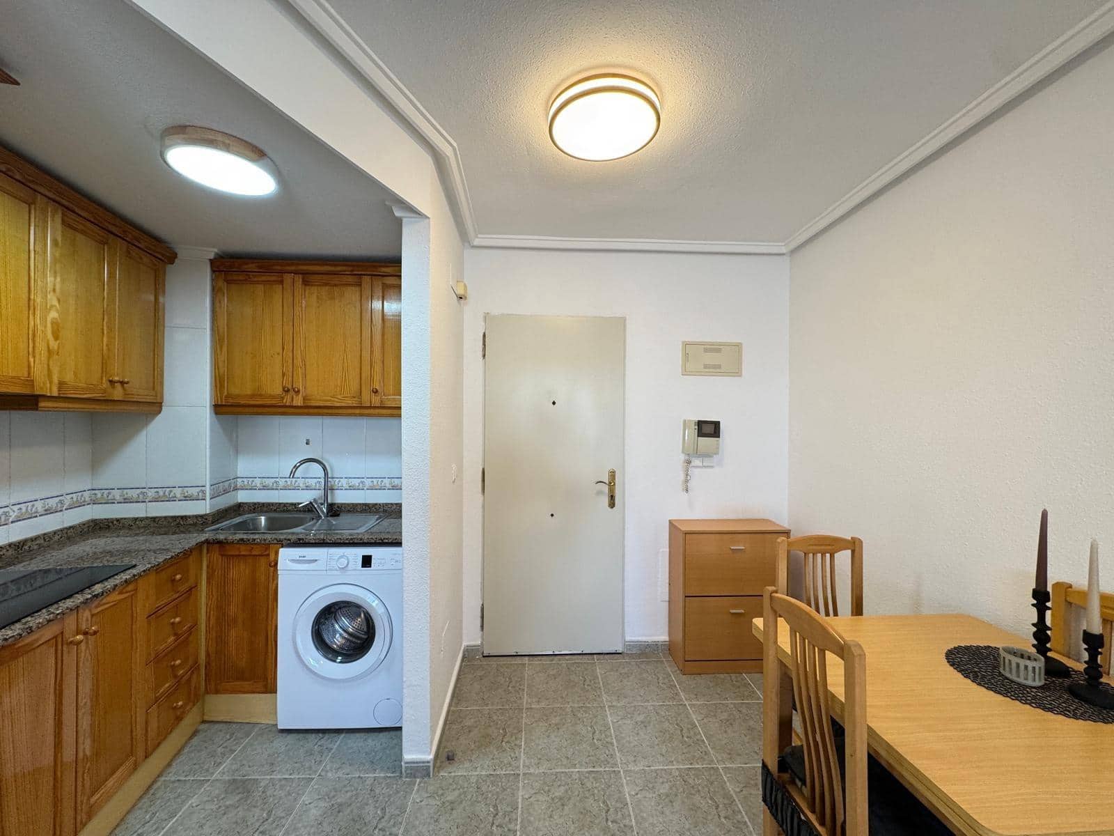 2 soveværelse Lejlighed til salg i Torrevieja med swimmingpool - € 135.000 (Ref: 9252450)