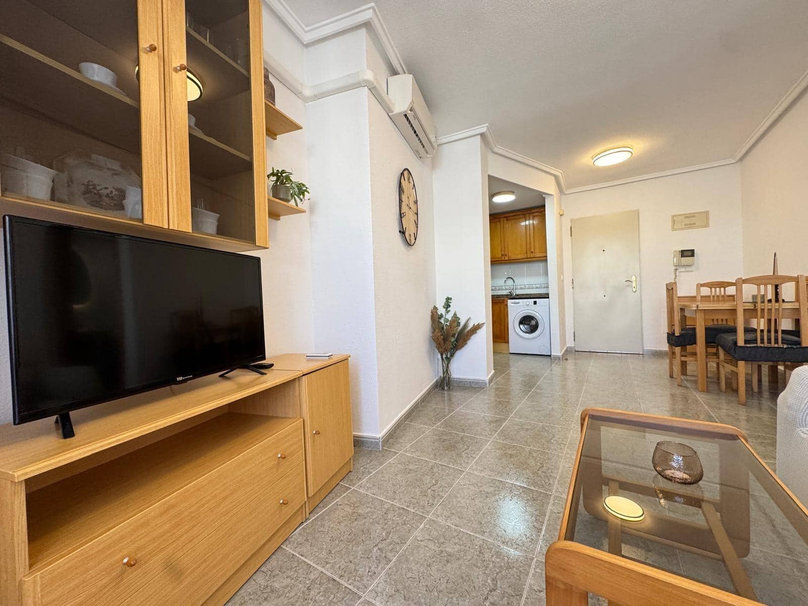 2 soveværelse Lejlighed til salg i Torrevieja med swimmingpool - € 135.000 (Ref: 9252450)