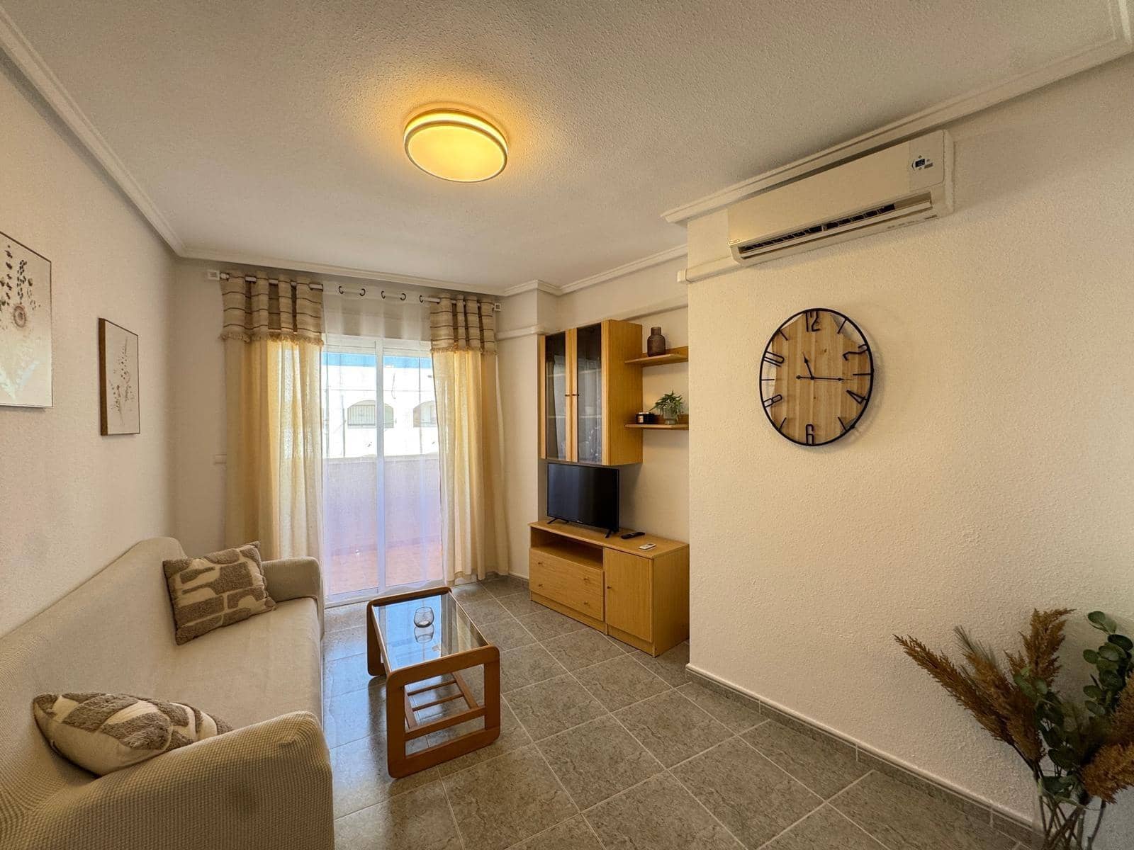 2 soveværelse Lejlighed til salg i Torrevieja med swimmingpool - € 135.000 (Ref: 9252450)