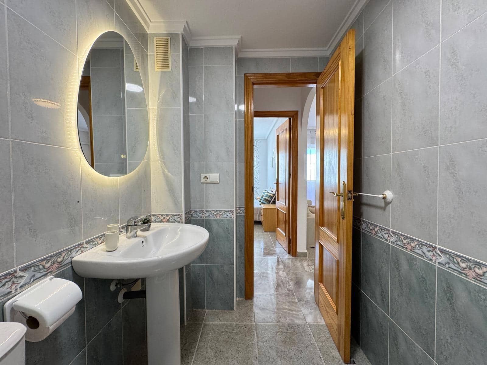 2 soveværelse Lejlighed til salg i Torrevieja med swimmingpool - € 135.000 (Ref: 9252450)