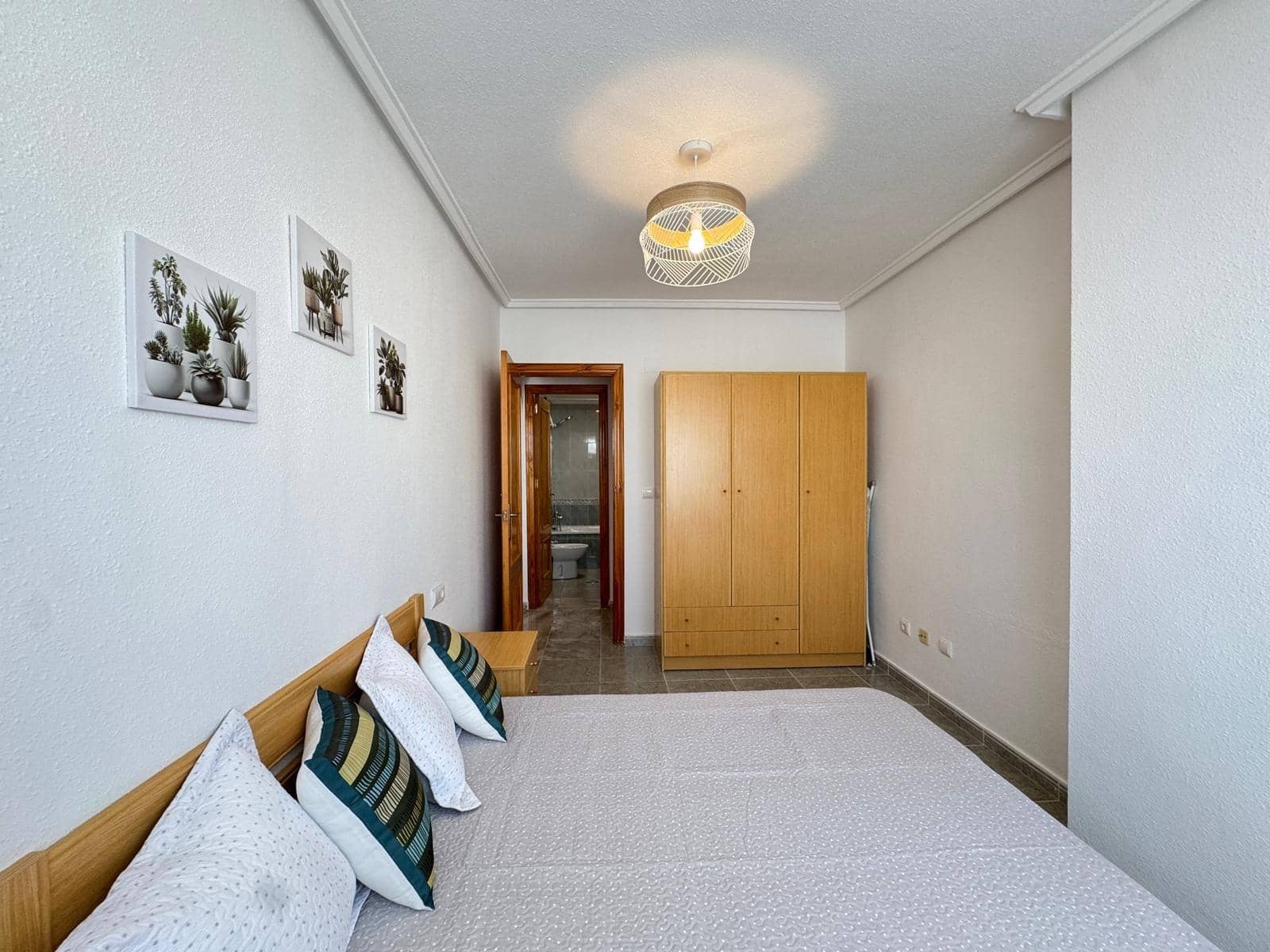 2 soveværelse Lejlighed til salg i Torrevieja med swimmingpool - € 135.000 (Ref: 9252450)