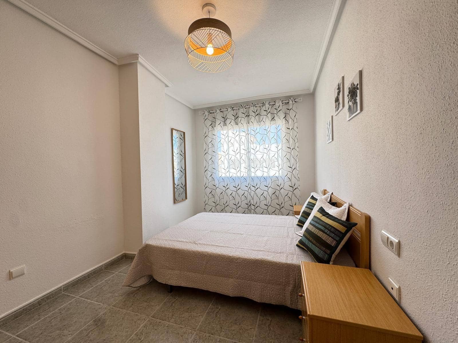 2 soveværelse Lejlighed til salg i Torrevieja med swimmingpool - € 135.000 (Ref: 9252450)