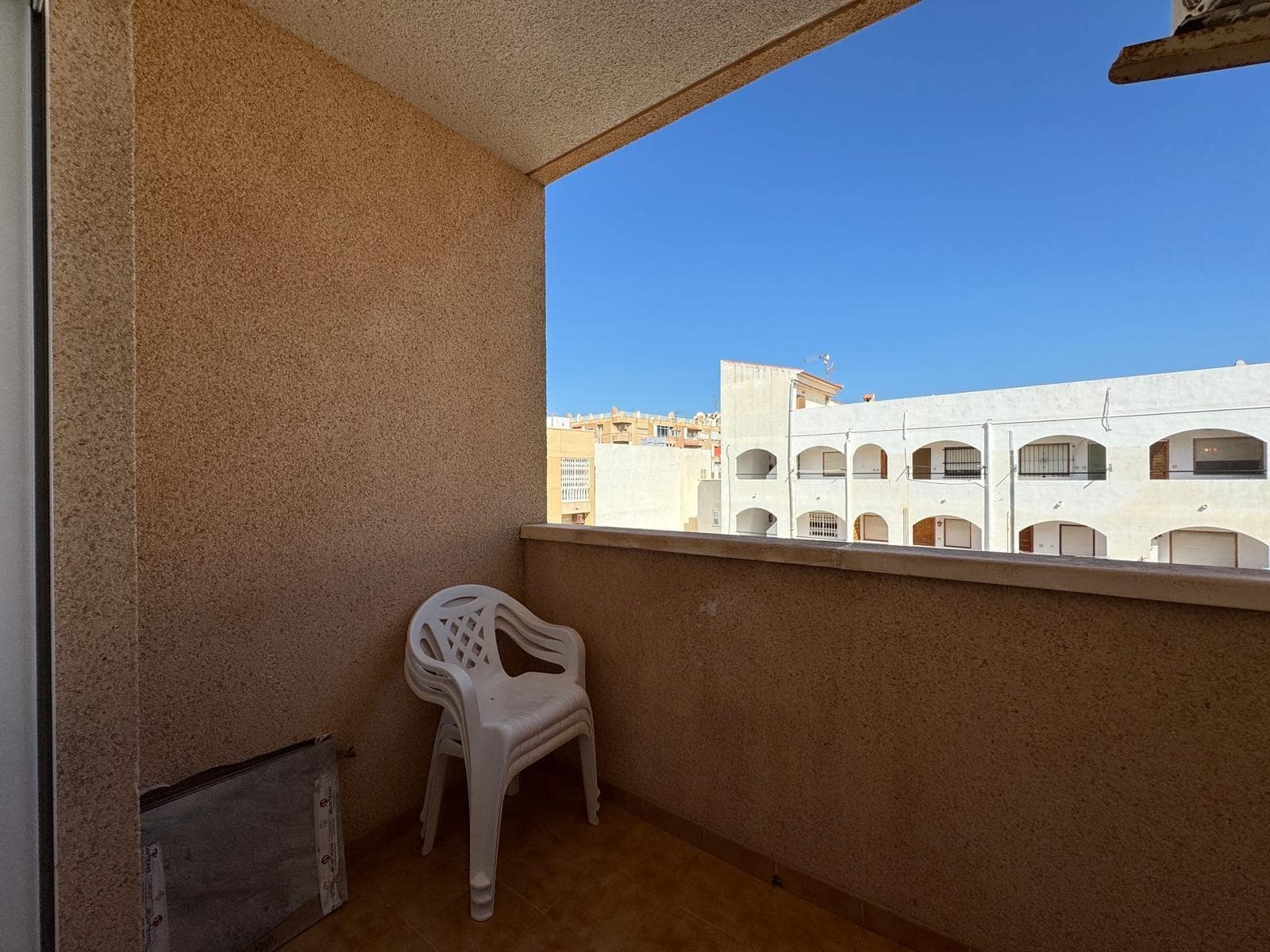 2 soveværelse Lejlighed til salg i Torrevieja med swimmingpool - € 135.000 (Ref: 9252450)