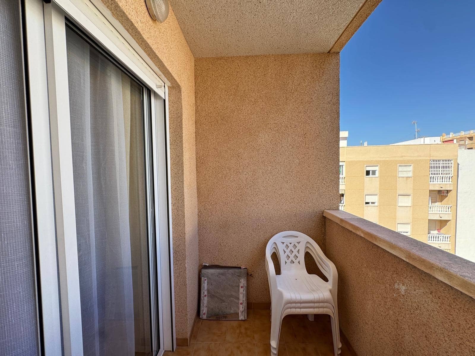 2 soveværelse Lejlighed til salg i Torrevieja med swimmingpool - € 135.000 (Ref: 9252450)