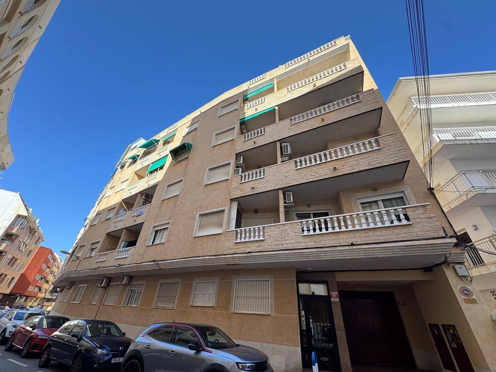 2 soveværelse Lejlighed til salg i Torrevieja med swimmingpool - € 135.000 (Ref: 9252450)