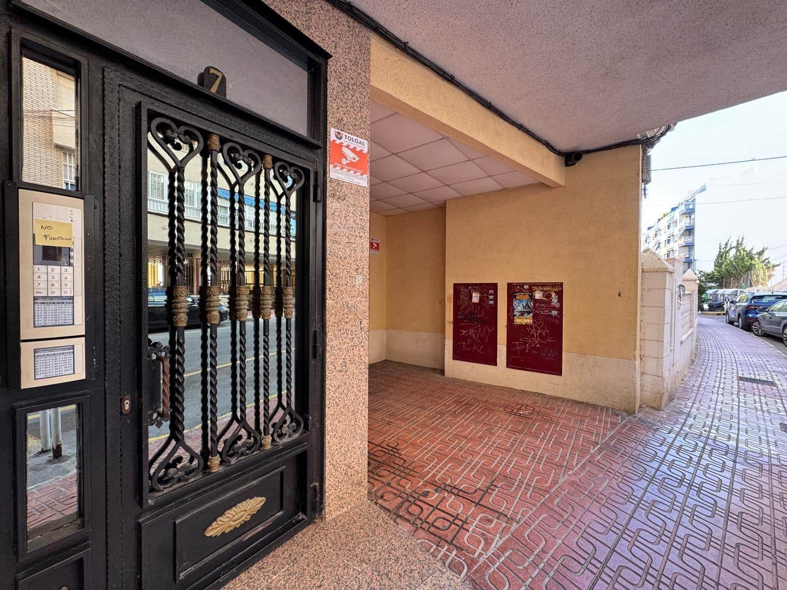 2 soveværelse Lejlighed til salg i Torrevieja med swimmingpool - € 135.000 (Ref: 9252450)