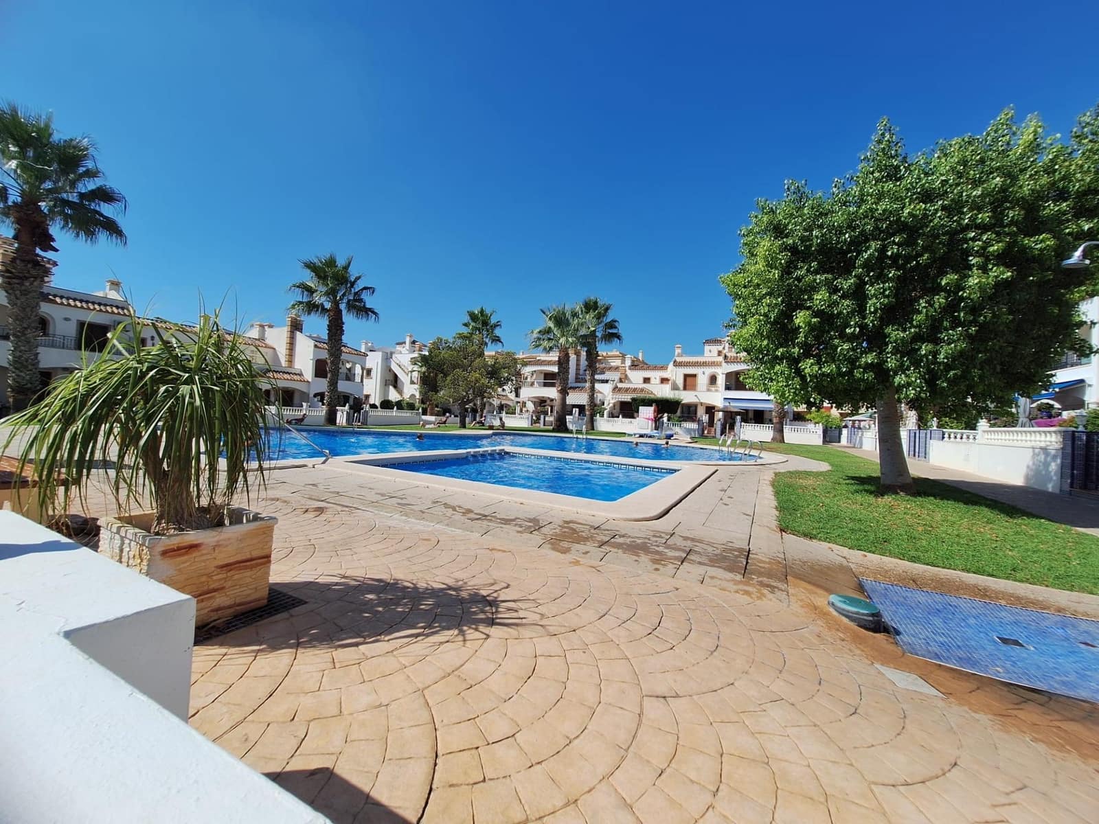 2 bedroom Apartment for sale in Playa Flamenca with pool - € 170,000 (Ref: 9252454)
