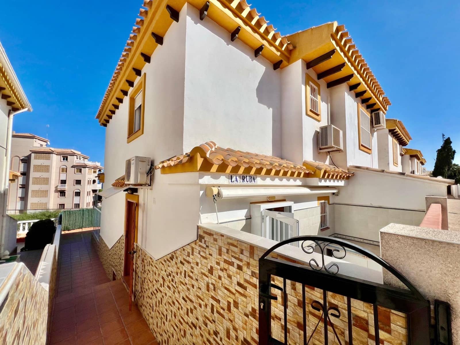 3 sypialnia Dom blizniak na sprzedaż w Cabo Cervera z basenem - 239 900 € (Ref: 9255270)