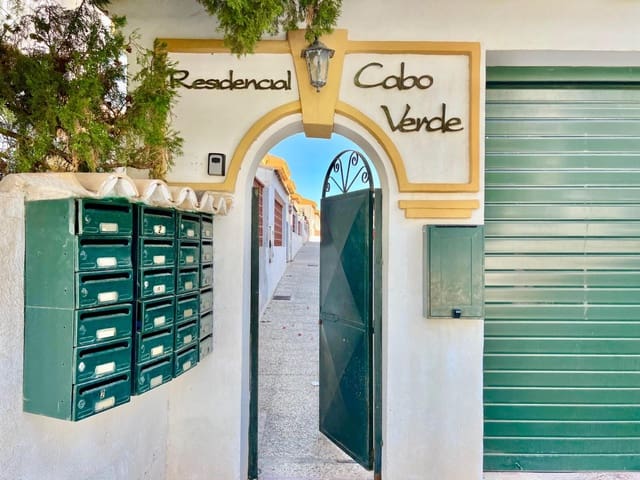 3 soveværelse Semi-Rækkehus til salg i Cabo Cervera, Torrevieja med swimmingpool - € 239.900 (Ref: 9255270)