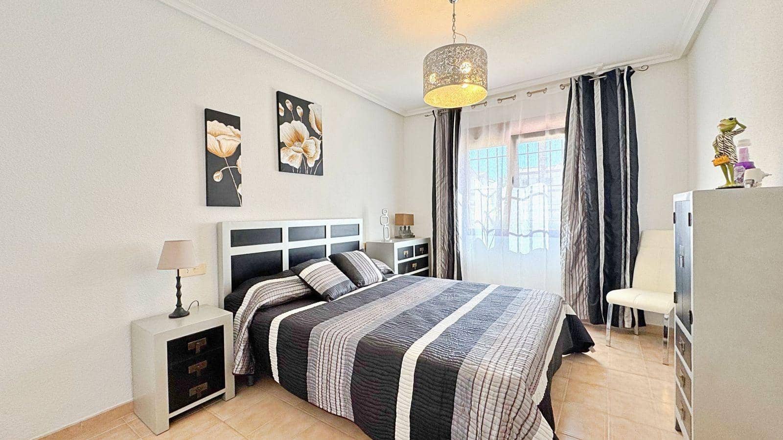 3 soverom Bungalow til salgs i Punta Prima med svømmebasseng - € 189 900 (Ref: 9262579)