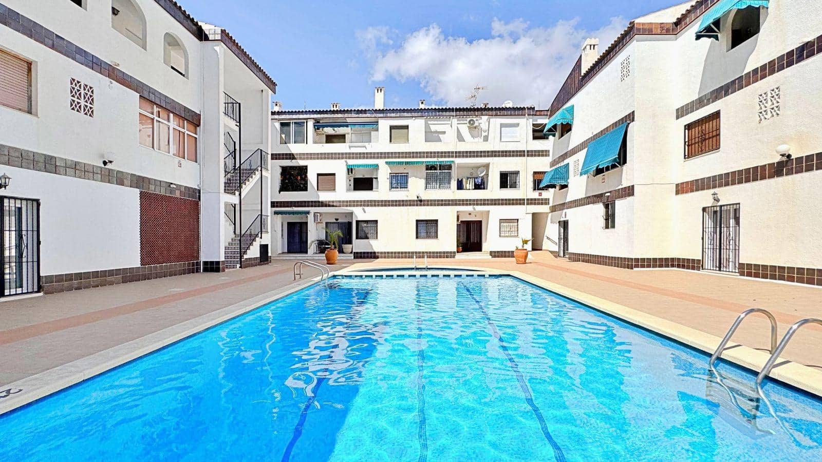 3 soverom Bungalow til salgs i Punta Prima med svømmebasseng - € 189 900 (Ref: 9262579)