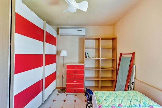 4 sypialnia Willa na sprzedaż w Punta Prima, Torrevieja z basenem - 735 000 € (Ref: 9262583)