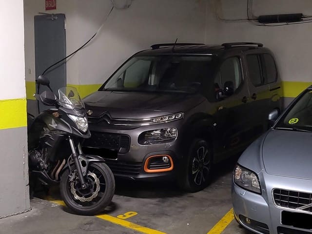 Garage for sale in Retiro, Madrid city - € 53,900 (Ref: 9276327)