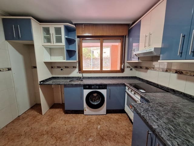 3 soverom Leilighet til salgs i Mieres med garasje - € 84 000 (Ref: 9276328)