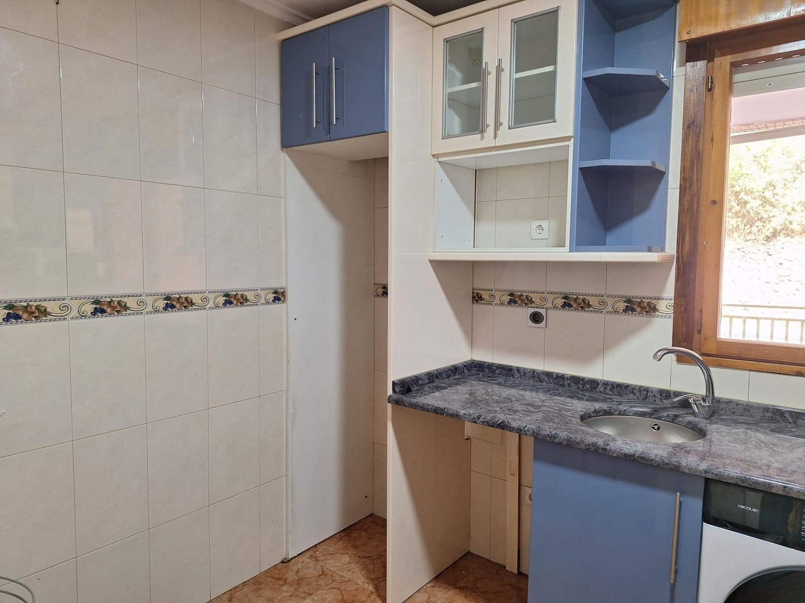 3 soverom Leilighet til salgs i Mieres med garasje - € 84 000 (Ref: 9276328)