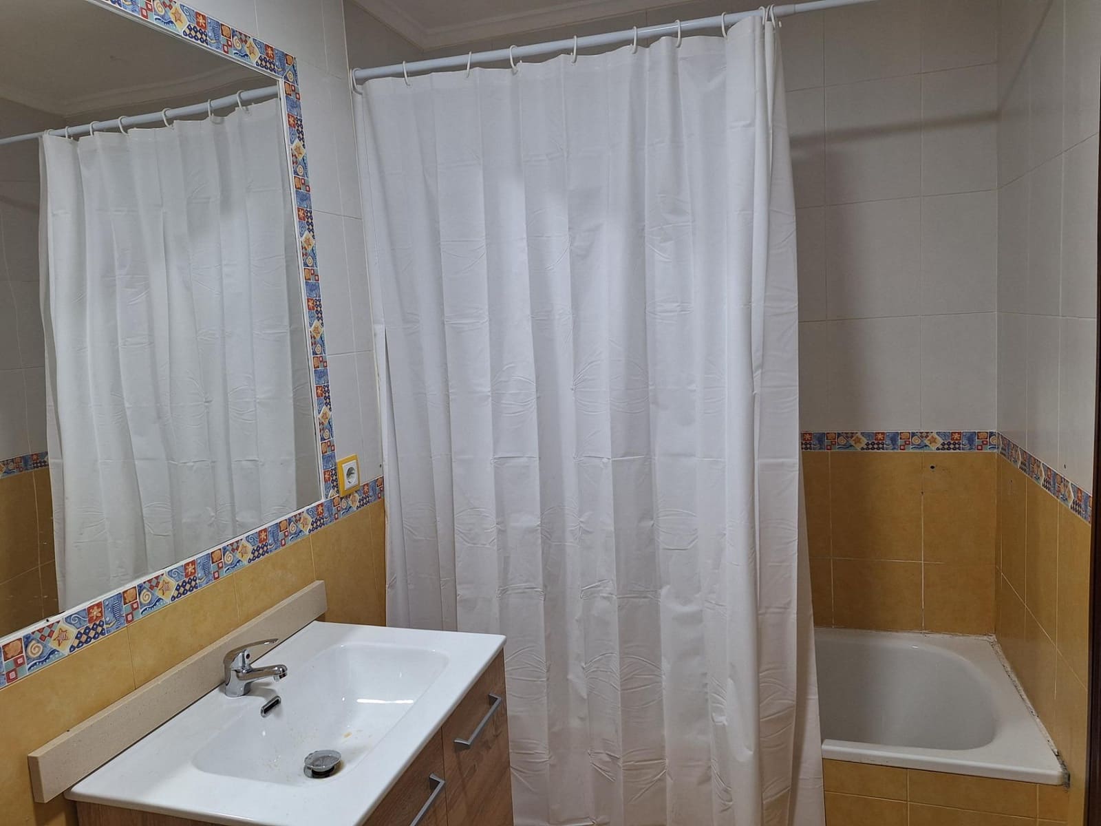 3 soverom Leilighet til salgs i Mieres med garasje - € 84 000 (Ref: 9276328)