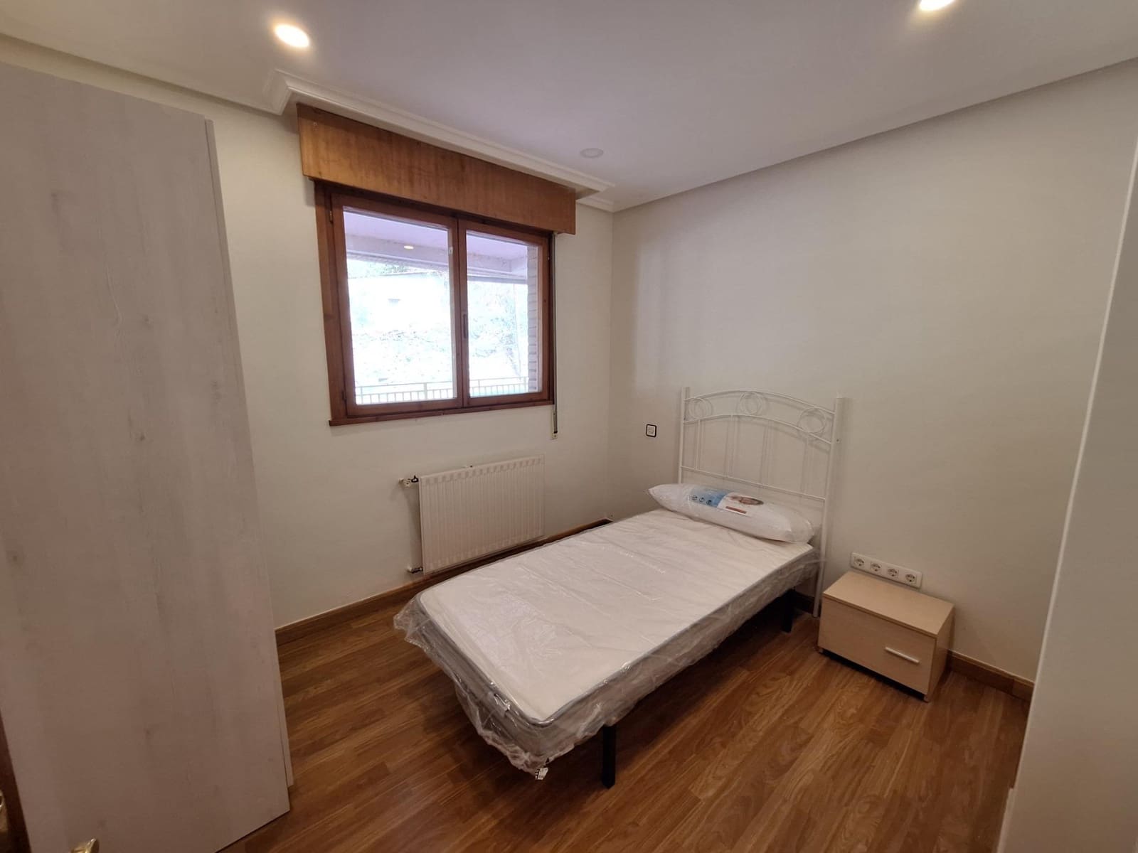 3 soverom Leilighet til salgs i Mieres med garasje - € 84 000 (Ref: 9276328)