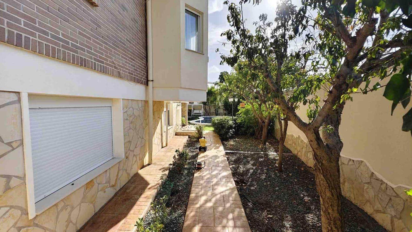 Chalet de 5 habitaciones en Ciudad Quesada en venta con piscina - 630.000 € (Ref: 9285210)