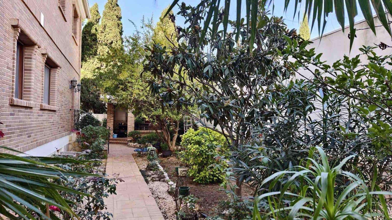 Chalet de 5 habitaciones en Ciudad Quesada en venta con piscina - 630.000 € (Ref: 9285210)